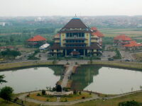 airlangga-kampus-universitas-sehat-21723745693.jpg